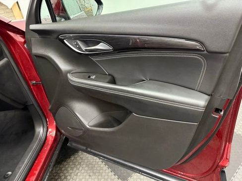 Used 2022 Buick Envision Preferred image 36