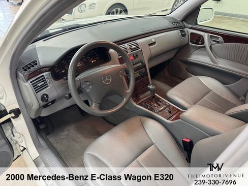 Used 2000 Mercedes-Benz E 320 4MATIC Wagon image 18