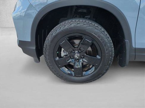 Used 2025 Honda Ridgeline Black Edition image 24