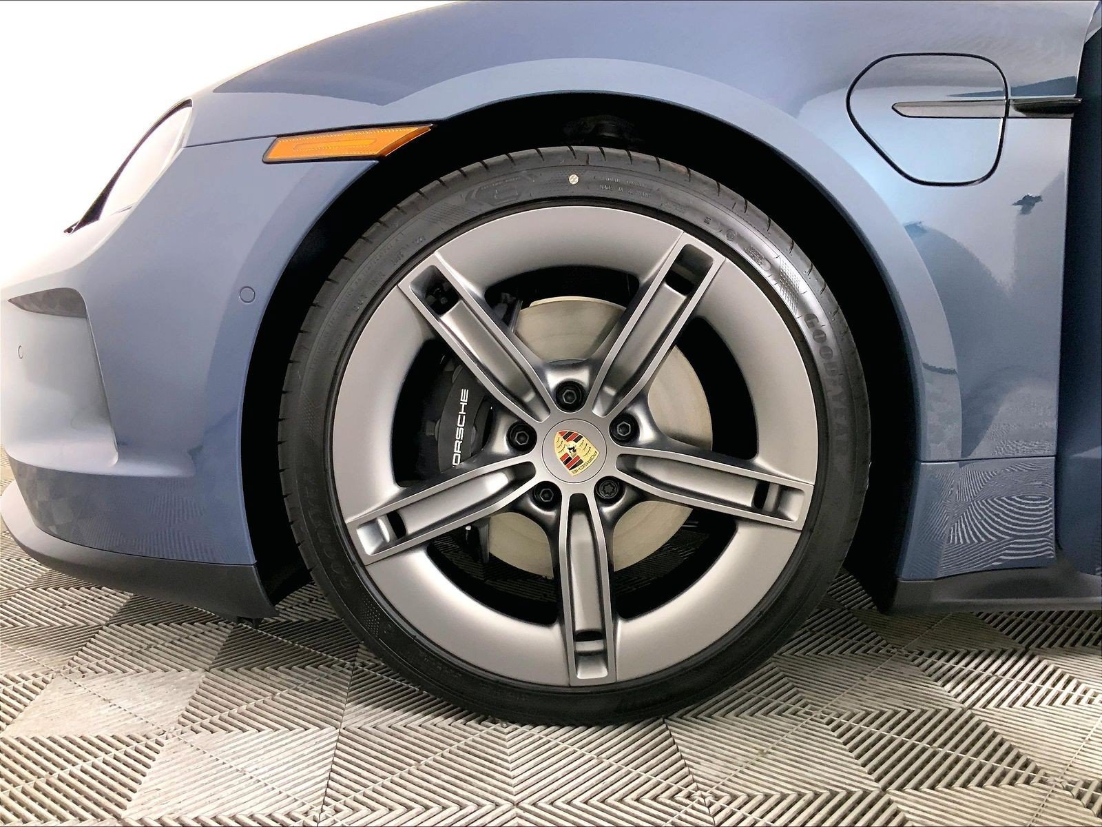 Certified 2025 Porsche Taycan AWD/4WD image 23