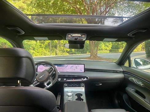 Certified 2026 Genesis GV70 2.5T Sport Prestige AWD/4WD image 25