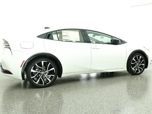 New 2026 Toyota Prius Plug-In Hybrid FWD image 39