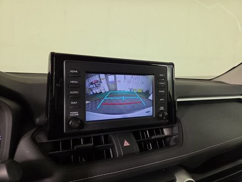 Used 2019 Toyota RAV4 LE w/ Carpet Mat Package FWD image 19