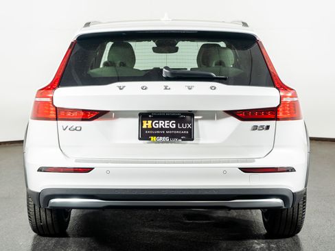 Used 2026 Volvo V60 B5 Cross Country Plus w/ Protection Package Premier image 11