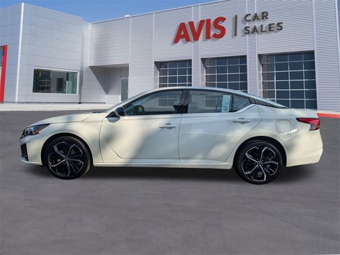 Used 2025 Nissan Altima 2.5 SR image 10