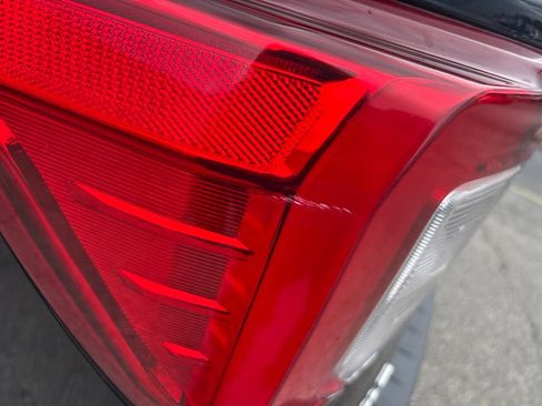 Used 2023 Ford Explorer XLT w/ Equipment Group 202A AWD/4WD image 10