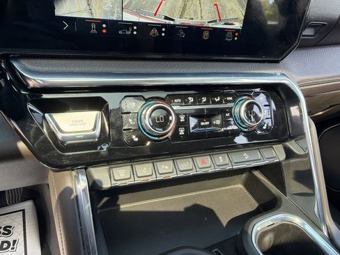Used 2024 GMC Sierra 2500 Denali w/ Denali Reserve Package AWD/4WD image 28