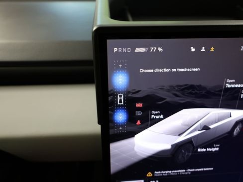 Used 2024 Tesla Cybertruck AWD Crew Cab image 6