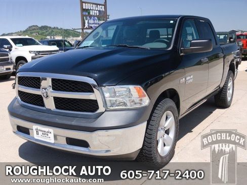 Used 2017 RAM 1500 Classic SLT image 1
