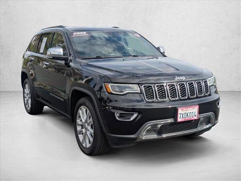 Used 2017 Jeep Grand Cherokee Limited w/ Luxury Group II image 3