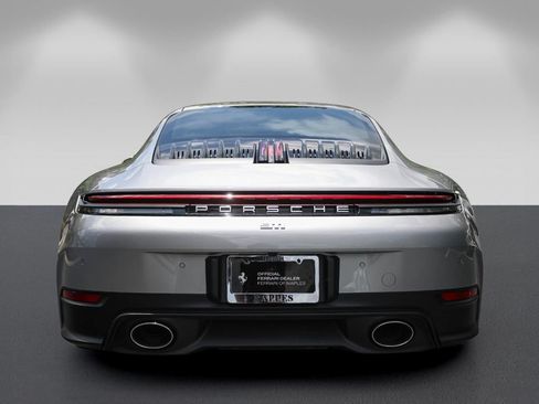 Used 2025 Porsche 911 Carrera RWD image 4