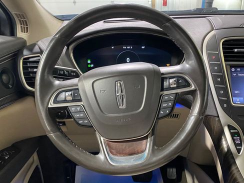 Used 2020 Lincoln Nautilus Reserve AWD/4WD image 10
