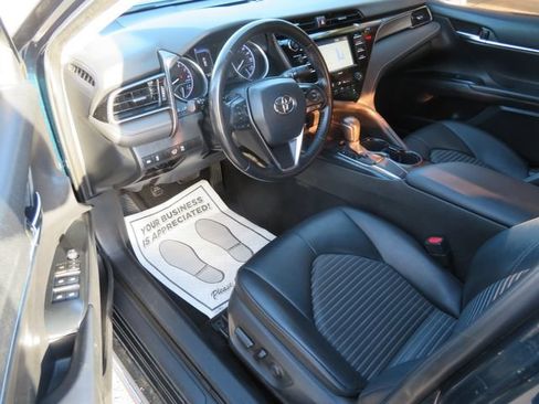 Used 2020 Toyota Camry SE FWD image 18