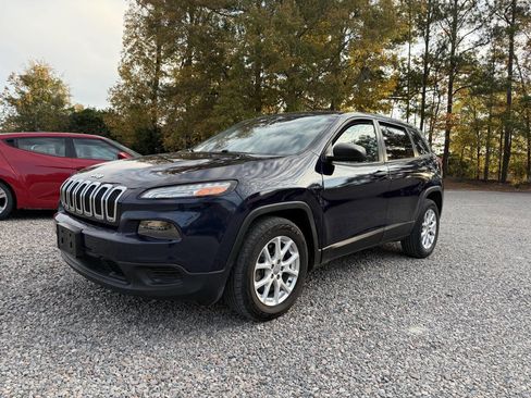 Used 2014 Jeep Cherokee Sport image 25