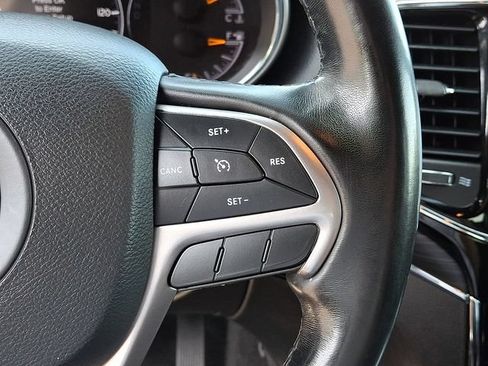 Used 2021 Jeep Grand Cherokee Limited AWD/4WD image 24