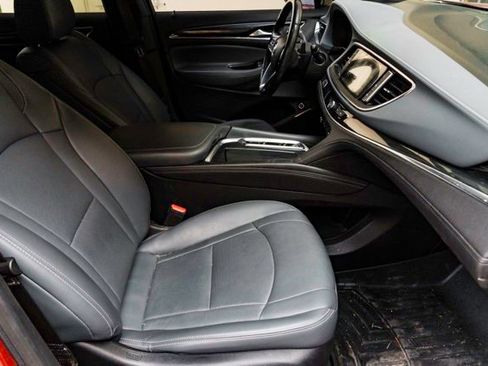 Used 2022 Buick Enclave Premium image 26