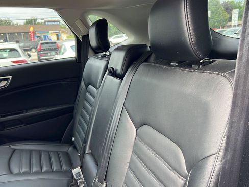 Used 2017 Ford Edge SEL w/ Equipment Group 201A AWD/4WD image 6