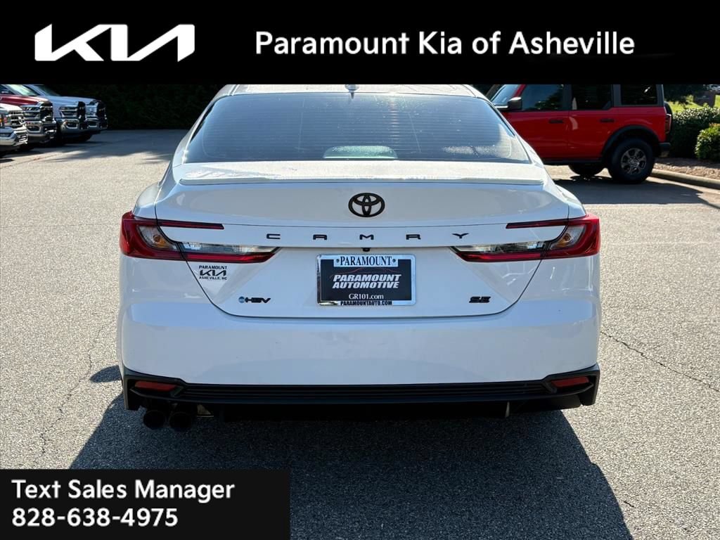 Used 2025 Toyota Camry SE w/ Convenience Package FWD image 5