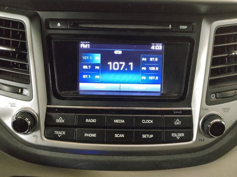 Used 2017 Hyundai Tucson SE image 25