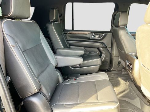 Used 2021 Chevrolet Suburban Premier w/ Premium Package AWD/4WD image 30