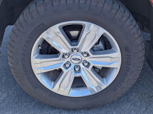 Used 2015 Ford F150 Platinum w/ Equipment Group 701A Luxury AWD/4WD image 13
