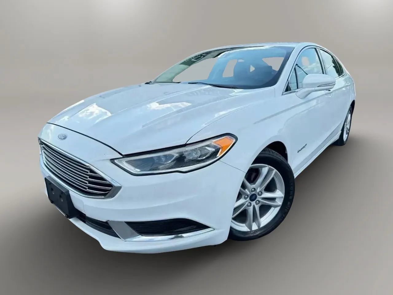 Used 2018 Ford Fusion SE w/ Equipment Group 602A FWD image 1