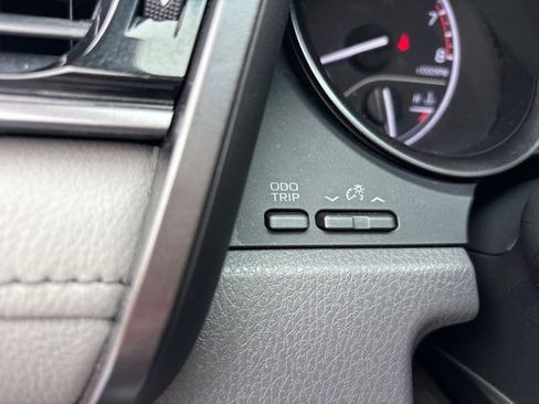 Used 2021 Toyota Camry SE FWD image 39