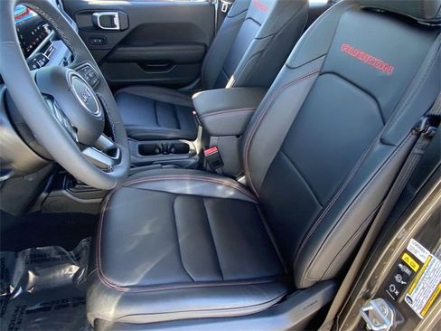 Used 2025 Jeep Gladiator Rubicon w/ Convenience Group image 20