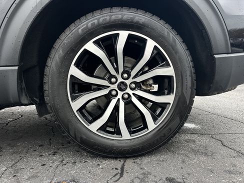 Used 2023 Ford Explorer ST-Line w/ Class IV Trailer Tow Package image 20