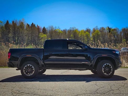 New 2026 GMC Canyon AT4 AWD/4WD image 2