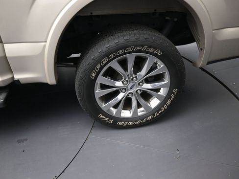 Used 2017 Ford F150 Lariat w/ Equipment Group 502A Luxury image 21