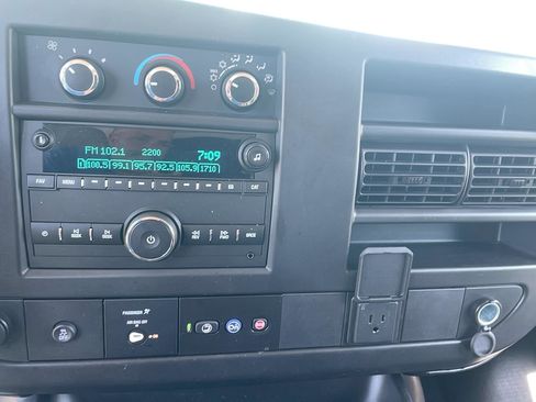 Used 2024 Chevrolet Express 3500 w/ Power Convenience Package RWD image 11