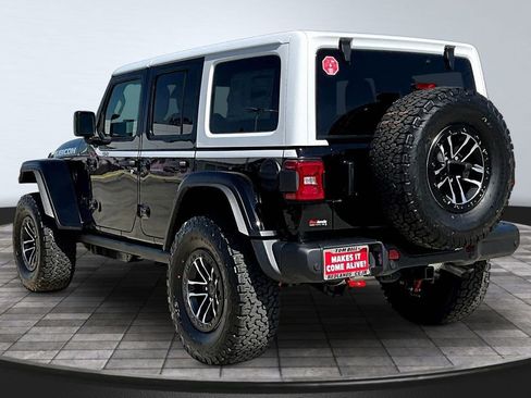New 2026 Jeep Wrangler Unlimited Rubicon w/ Whitecap Package image 21