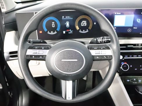 Used 2025 Hyundai Tucson SEL AWD/4WD image 32