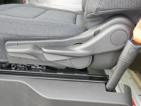 New 2025 Chevrolet Brightdrop 600 w/ Power Door Package image 16