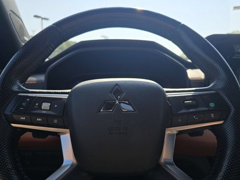 Used 2022 Mitsubishi Outlander SEL AWD/4WD image 35