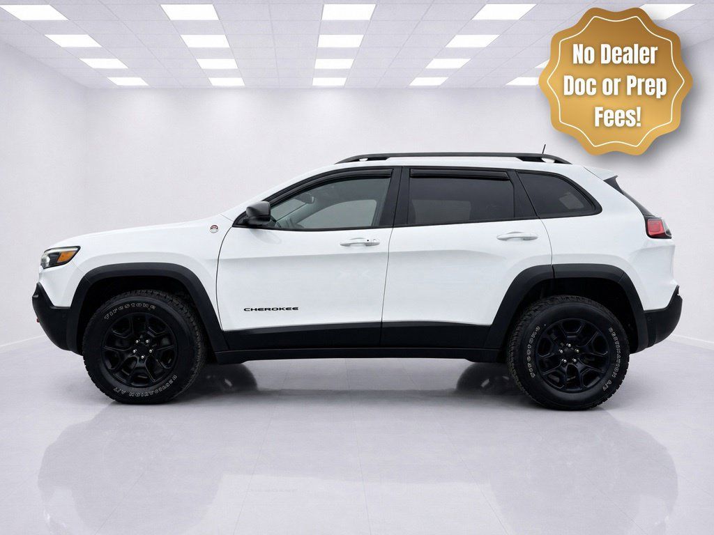 Used 2021 Jeep Cherokee Trailhawk w/ Technology Group AWD/4WD image 1