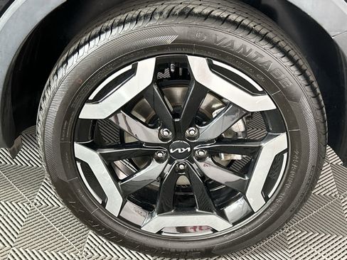 Used 2025 Kia Telluride S AWD/4WD image 9