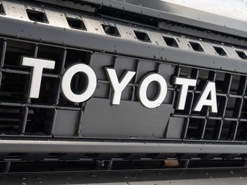 Used 2025 Toyota Land Cruiser image 4