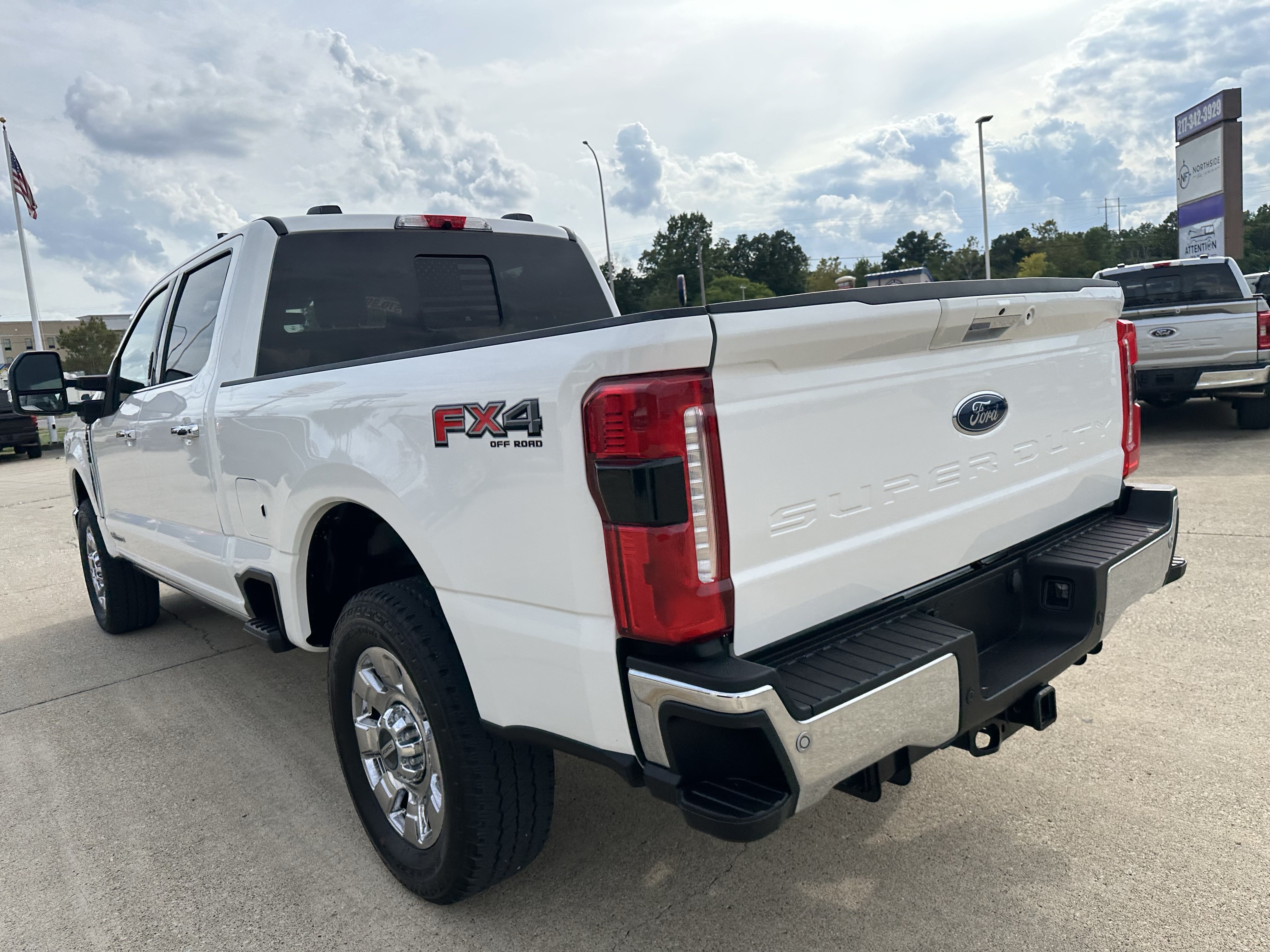 Used 2024 Ford F250 Lariat w/ Lariat Ultimate Package AWD/4WD image 10