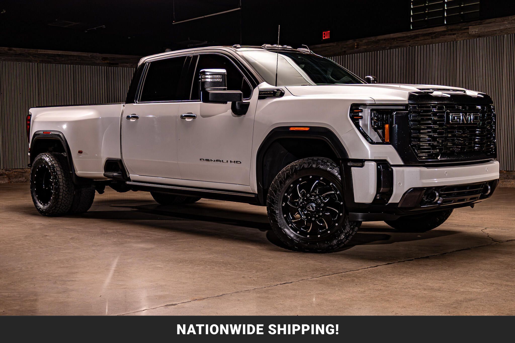 Used 2024 GMC Sierra 3500 Denali Ultimate AWD/4WD image 1