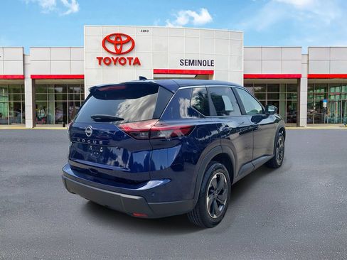Used 2025 Nissan Rogue SV FWD image 3