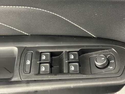 Used 2020 Volkswagen Atlas Cross Sport SEL R-Line AWD/4WD image 48