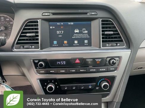 Used 2017 Hyundai Sonata SE w/ Cargo Package image 13