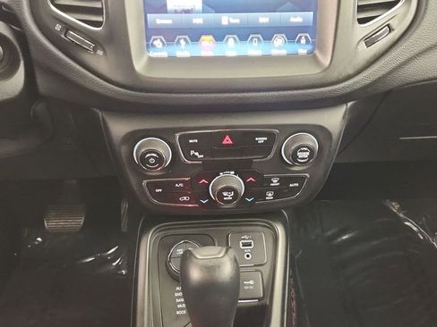 Used 2019 Jeep Compass Trailhawk w/ Cold Weather Group AWD/4WD image 16