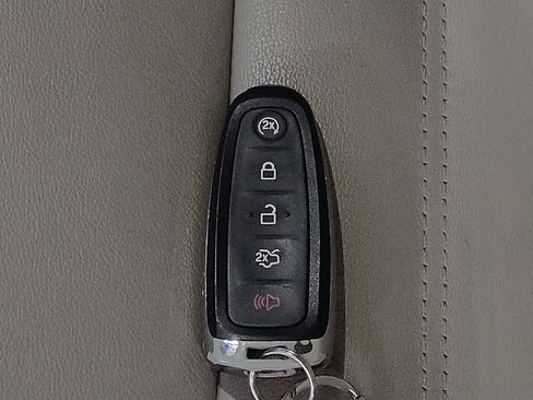 Used 2017 Ford Escape Titanium FWD image 32