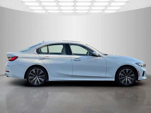 Used 2026 BMW 330i Sedan w/ Parking Assistance Package RWD image 7