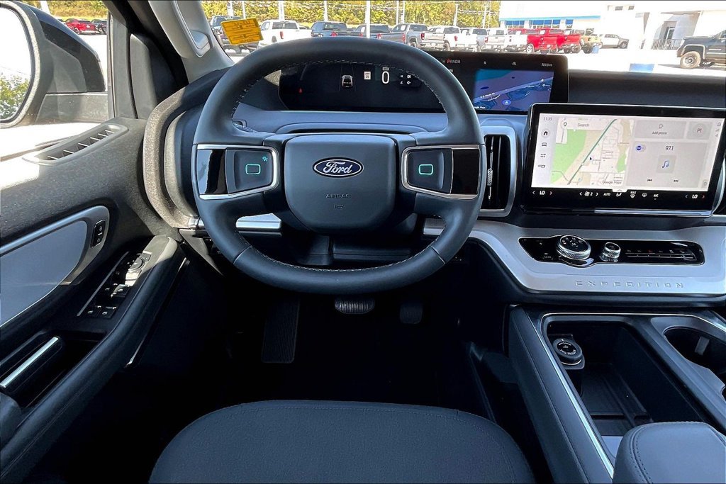 Used 2026 Ford Expedition Active AWD/4WD image 8