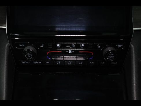 Certified 2023 Jeep Grand Cherokee L Limited w/ Luxury Tech Group II AWD/4WD image 31