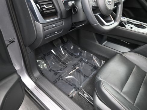 Used 2021 Nissan Rogue SL w/ Premium Package FWD image 11
